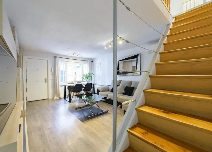 Sabadell calle, casa familiar de 3 dormitorios con terraza junto metro Fuencarral